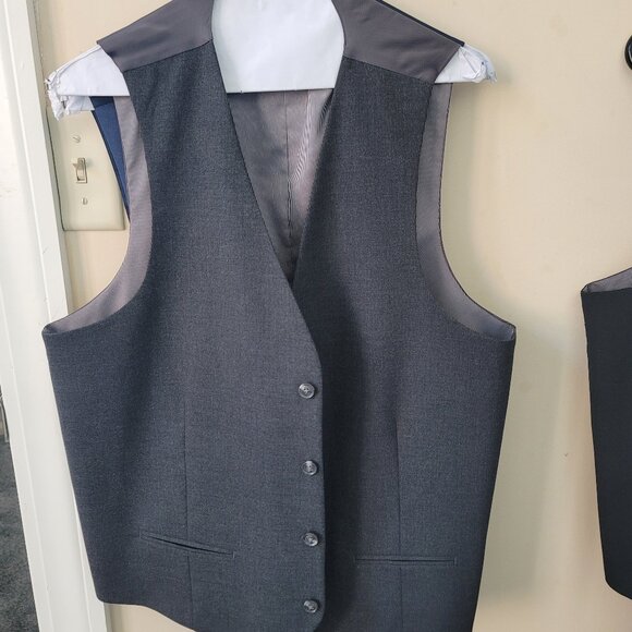 Grey Suit Vest (L) - Picture 1 of 1